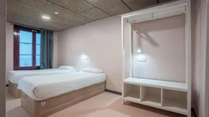 Ideal Youth Hostel