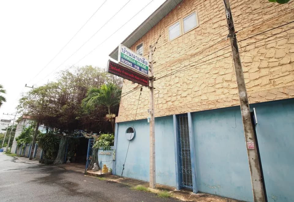 OYO 1003 Naklua House