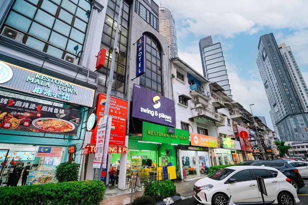 Swing & Pillows - Jalan Imbi Kuala Lumpur