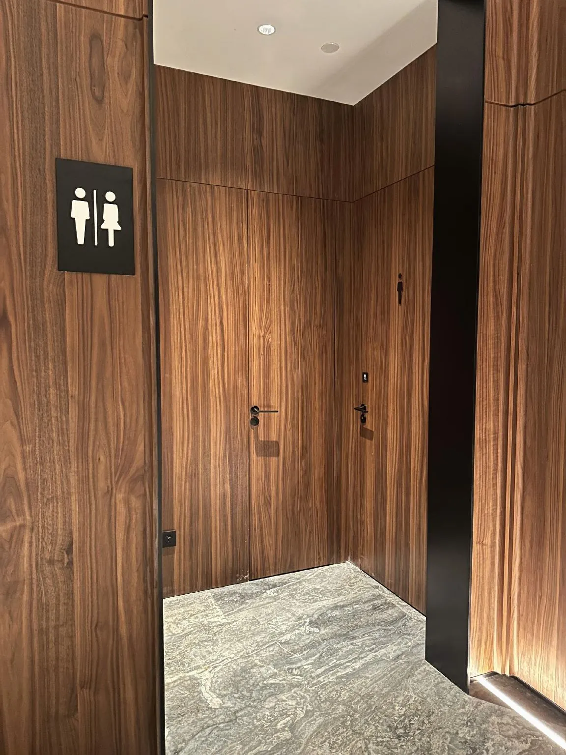 Intercity Hotel Shanghai Xizang South Road