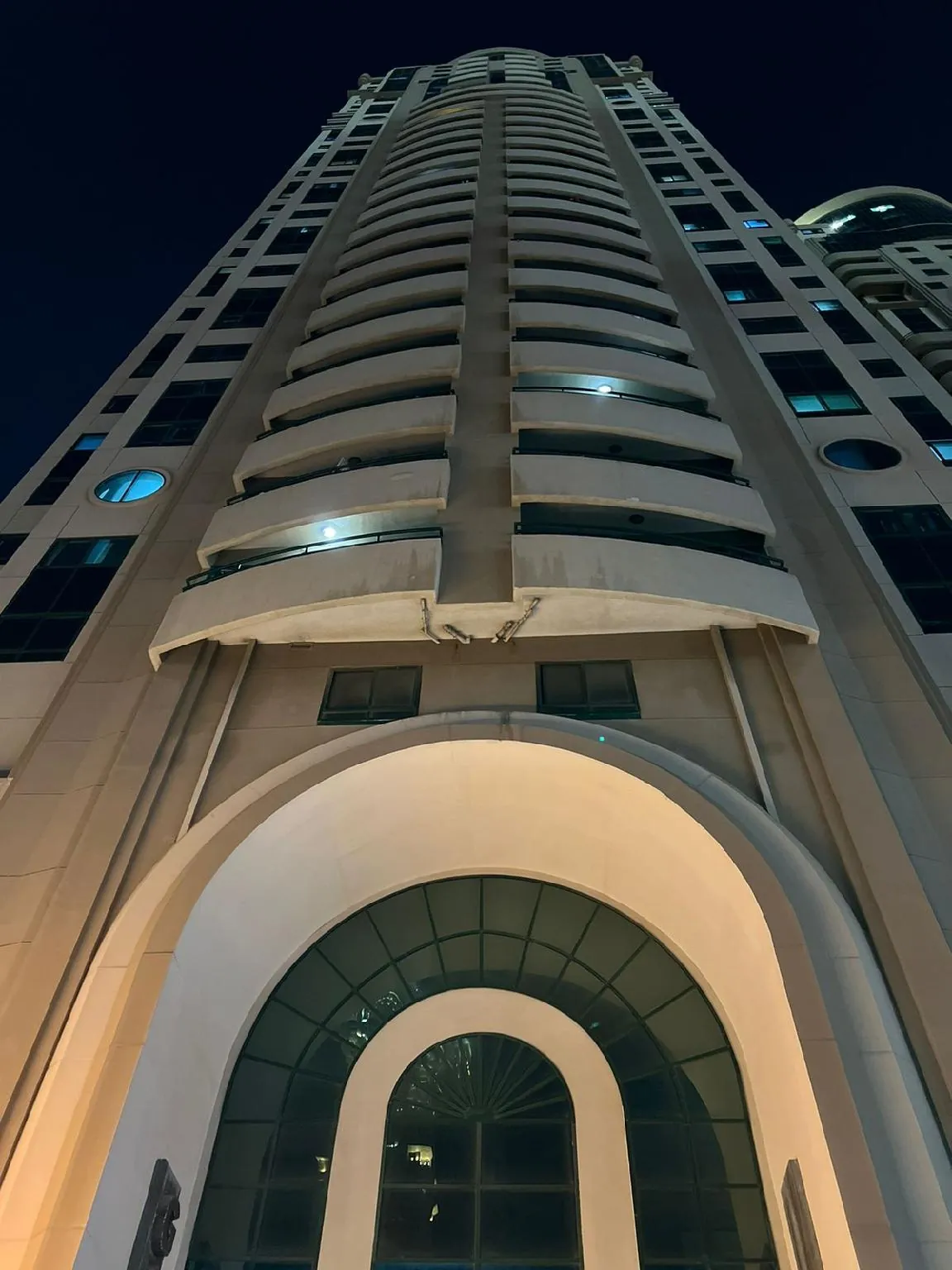 LuxNest INN Internet City Private Bedspace MenOnly