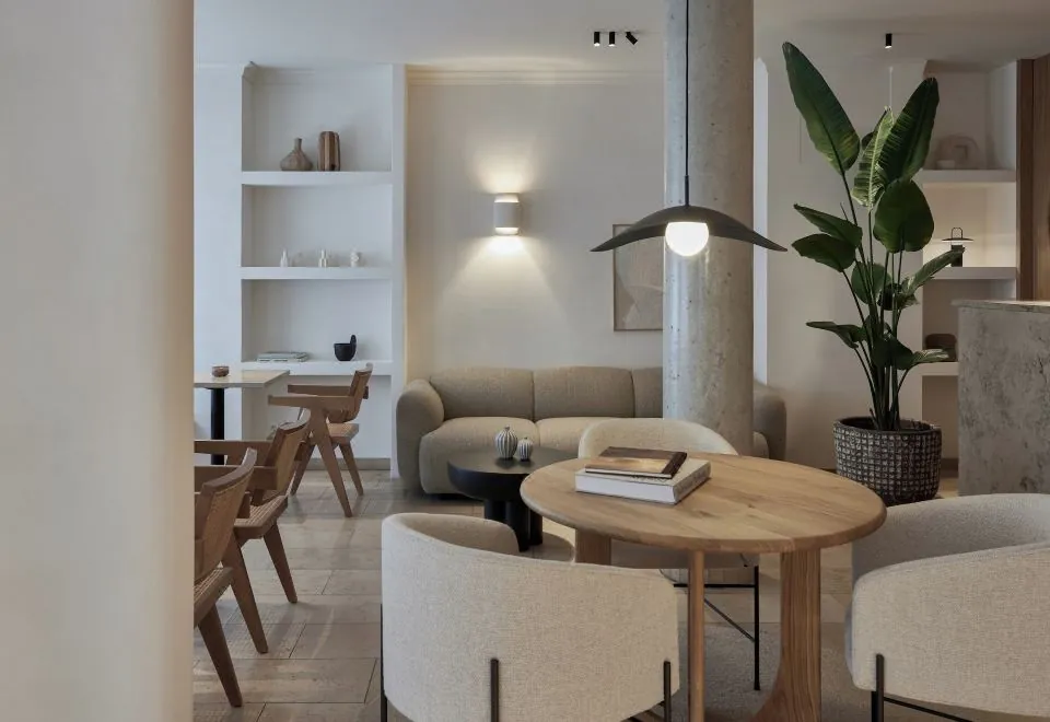 ADELANTE Boutique Hotel