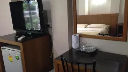 White Orchid Inn Nana 1