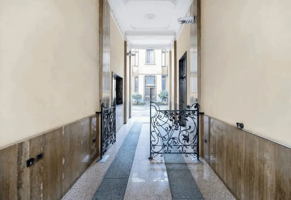 Isola View Renovated Apartment