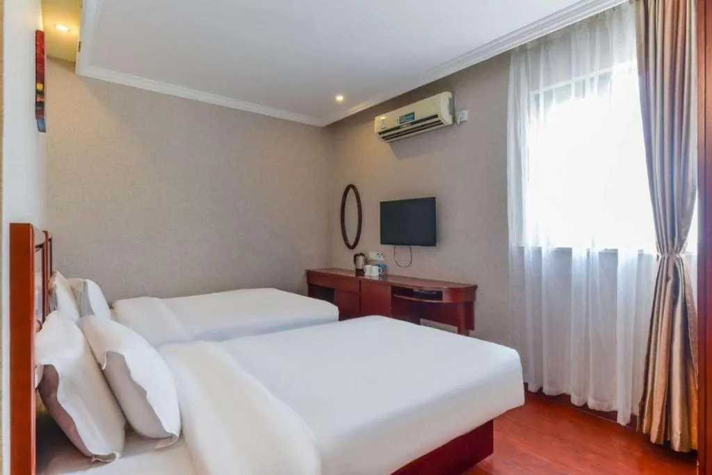 GreenTree Inn Shanghai South Railway Station Xujiahui Stadium Subway Station Shell Hotel