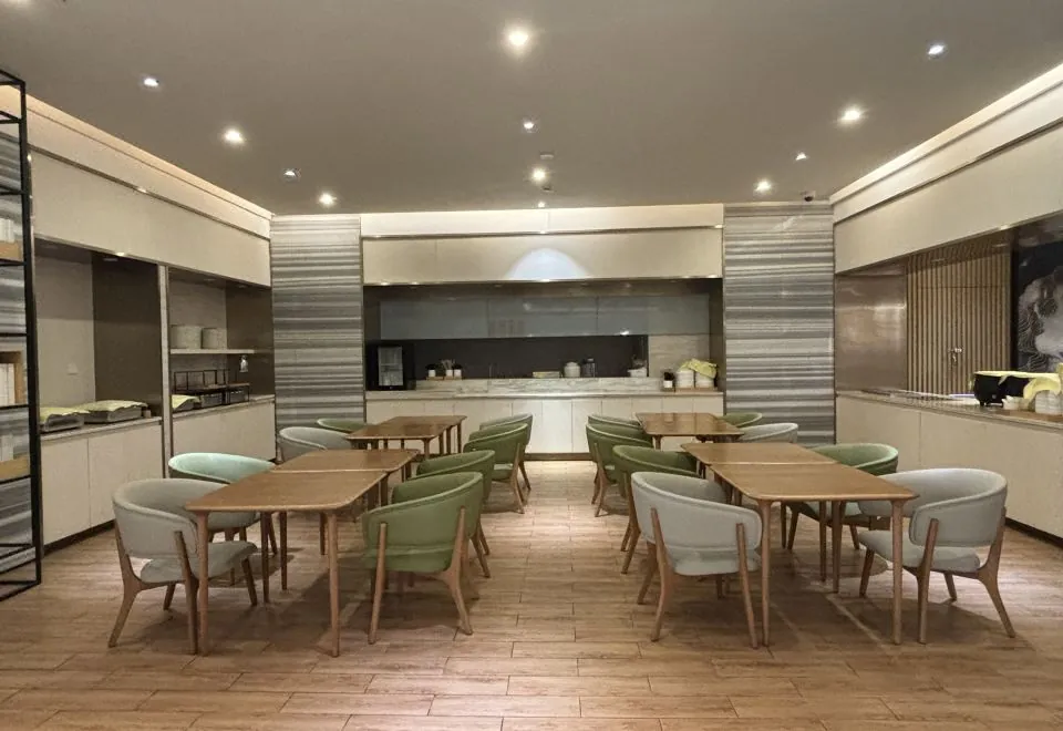 Ji Hotel (Shanghai Lujiazui Pudong Avenue)