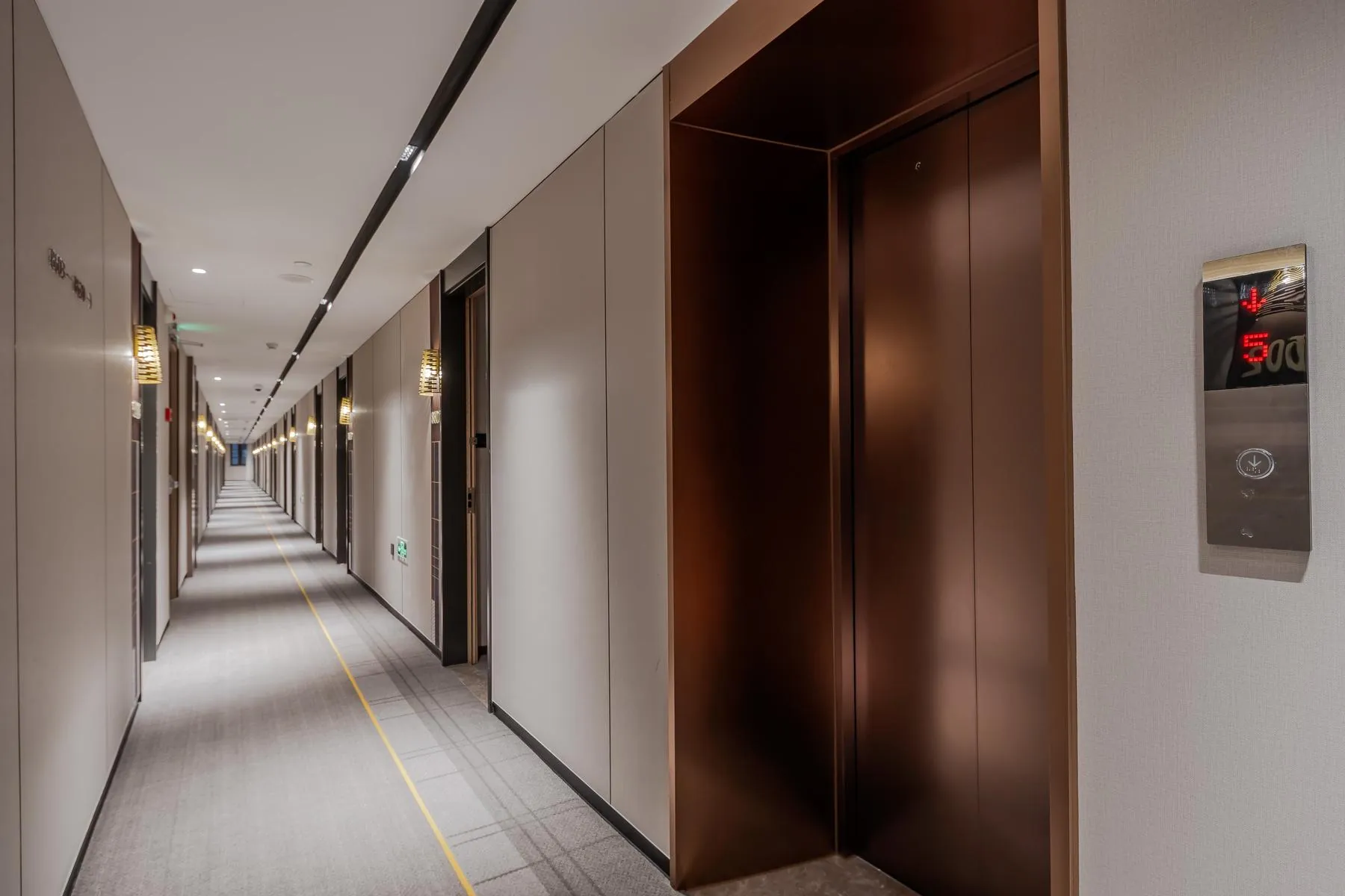 Home Inn Plus (Shanghai World Expo Park Tangqiao Subway Station)