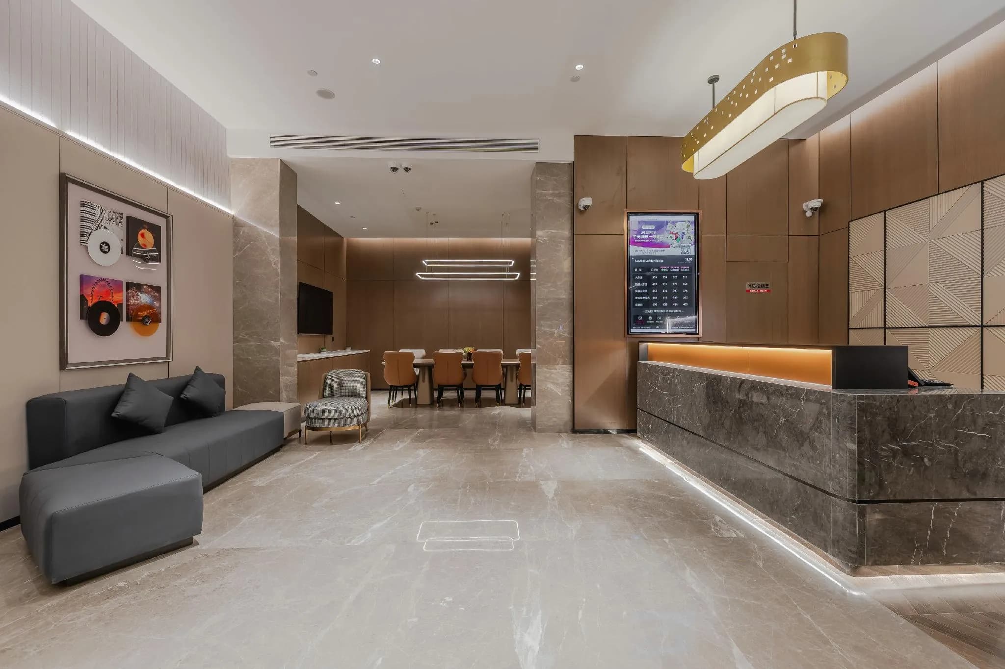 Home Inn Plus (Shanghai World Expo Park Tangqiao Subway Station)
