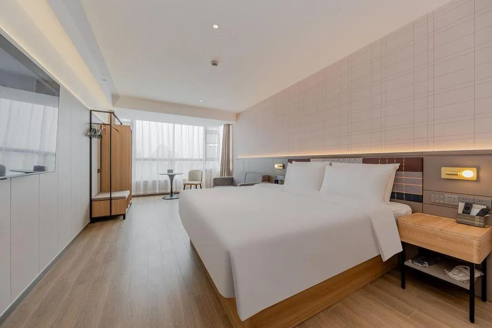 Home Inn Plus Shanghai New International Expo Center Huamu Road Metro Station