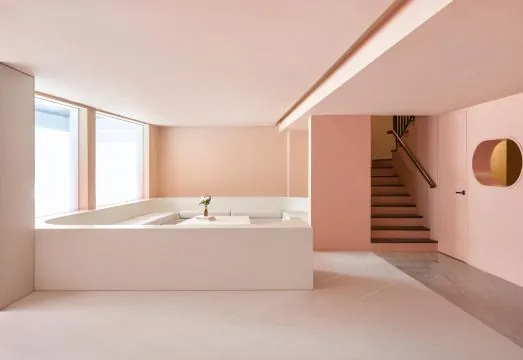 KINN Capsule Hotel