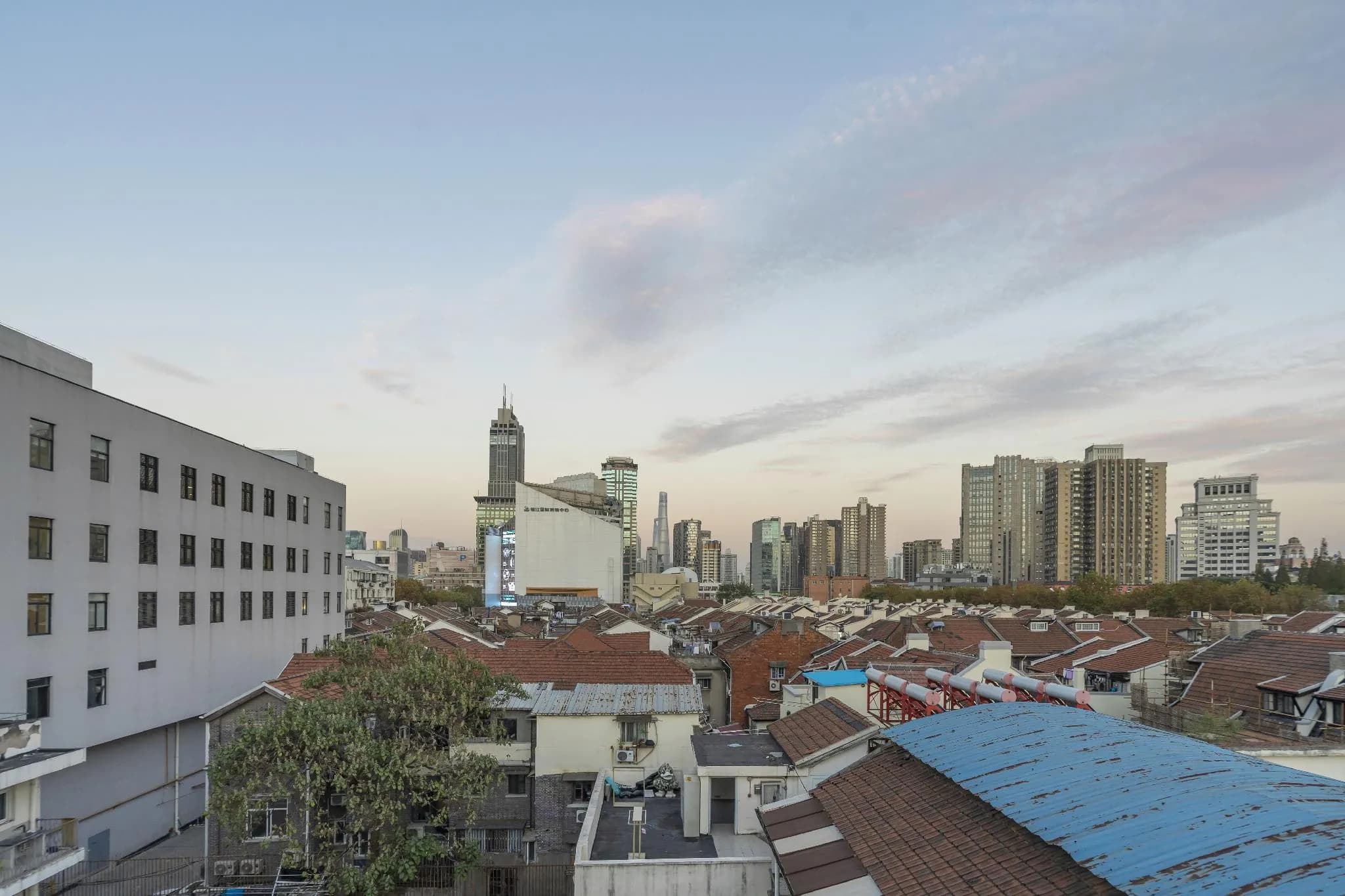 Home Inn Plus (Shanghai Huaihai Road Sinan Road)