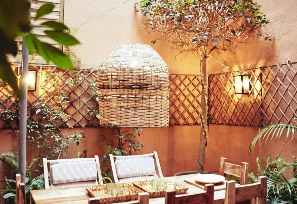 Art Pantheon - Suites & Apartments