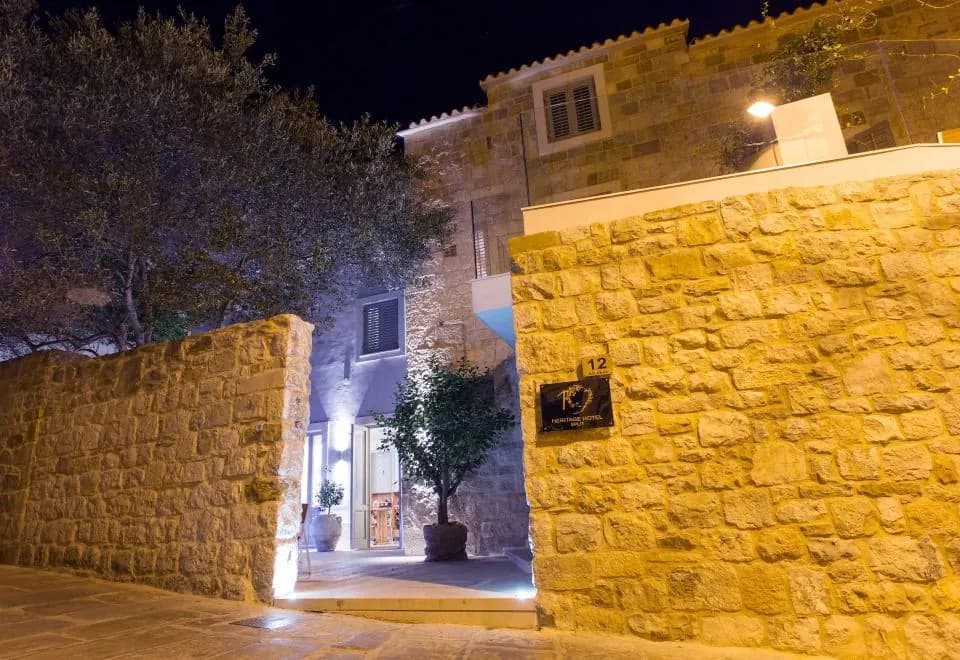 Heritage Hotel 19