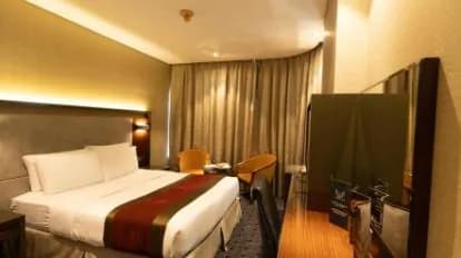 Versailles by Vieras Hotel