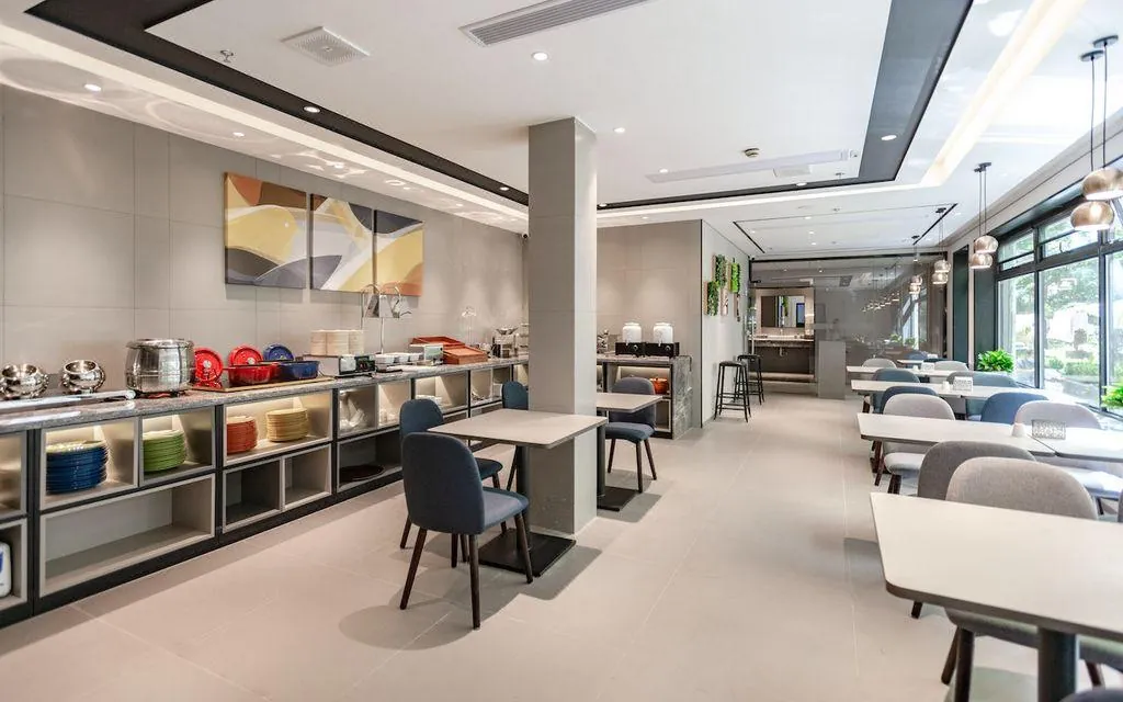 Home Inn Hotel(Shanghai Yanggao Road, Lantian Road Subway station)
