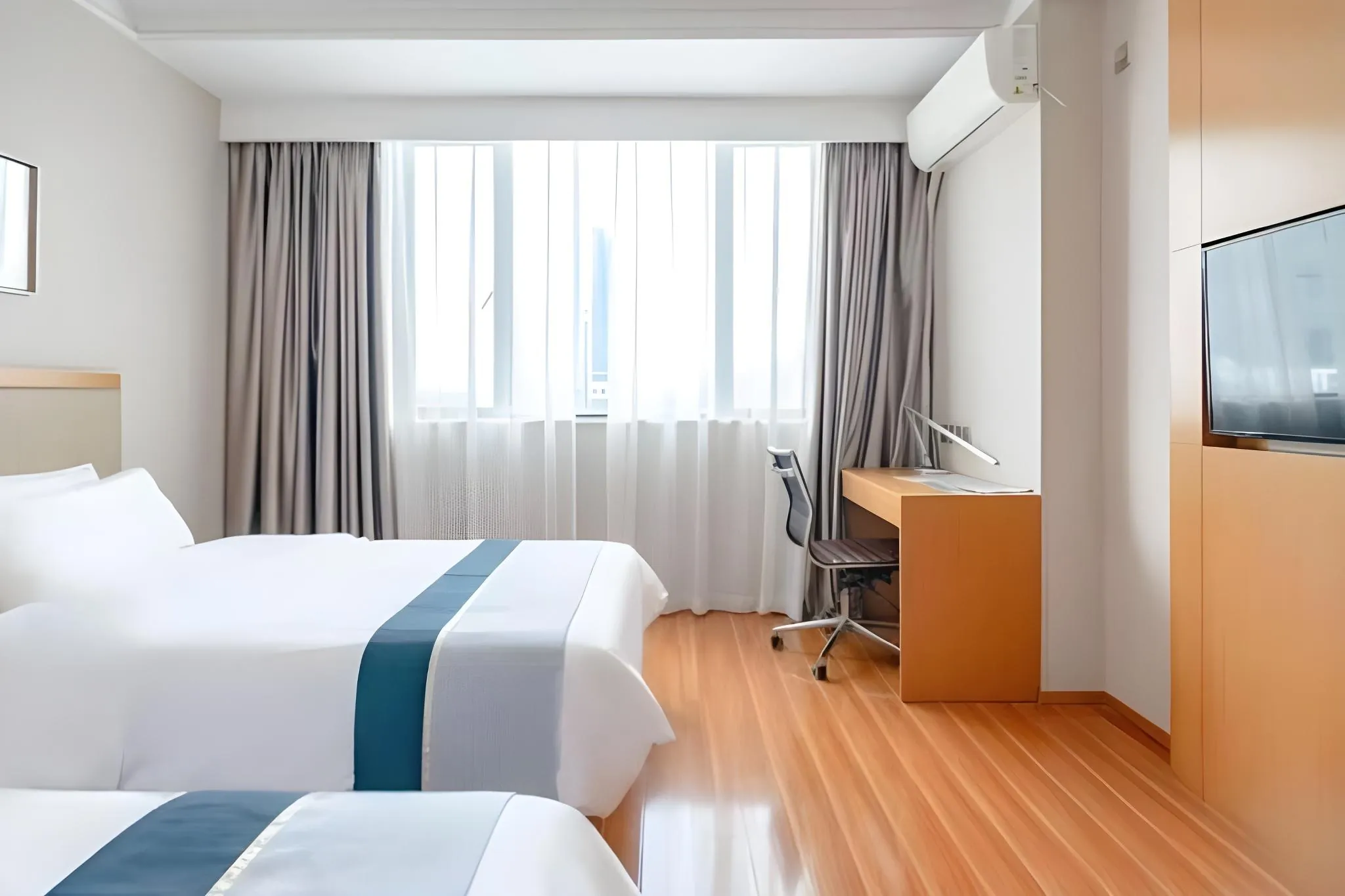 Home Inn Hotel(Shanghai Yanggao Road, Lantian Road Subway station)