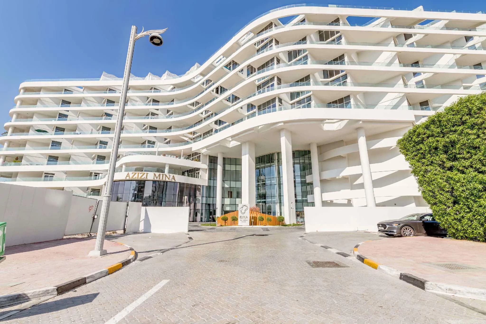 GLOBALSTAY Luxury Azizi Mina Beachfront Apartments