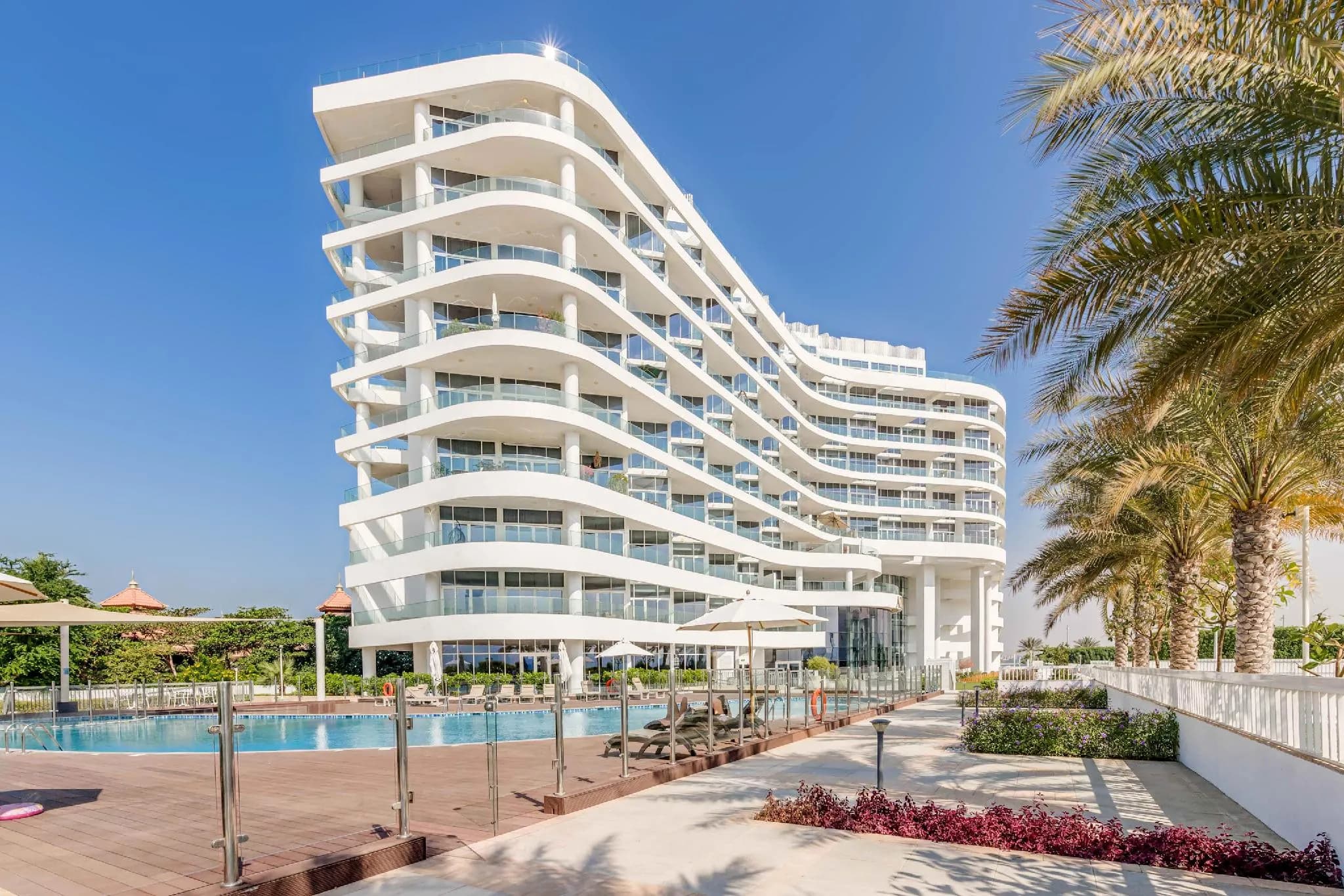 GLOBALSTAY Luxury Azizi Mina Beachfront Apartments