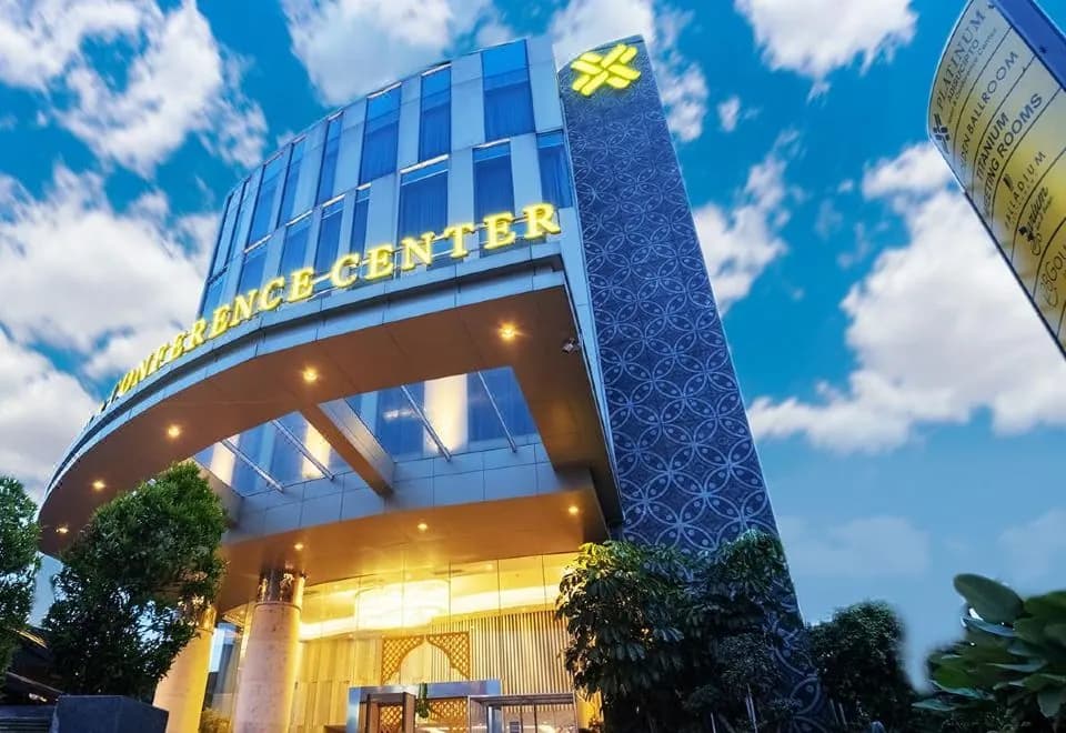 Platinum Adisucipto Hotel & Conference Center