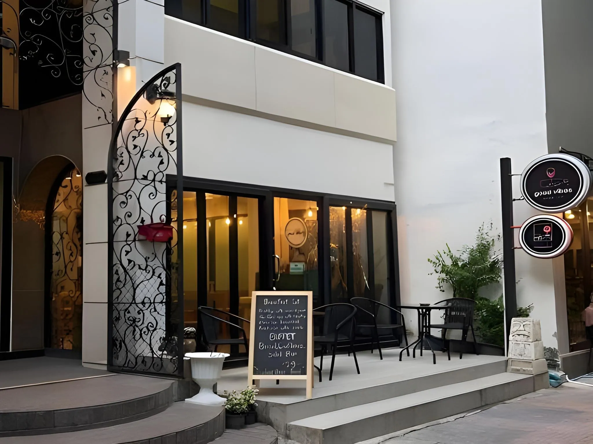 BnB98 Silom Hotel