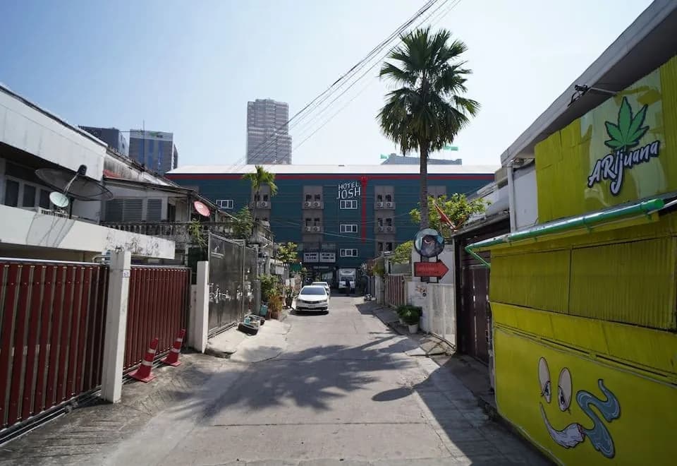 Josh Hotel