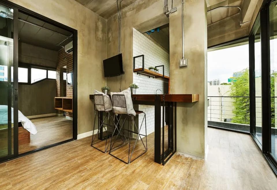 Rent V38