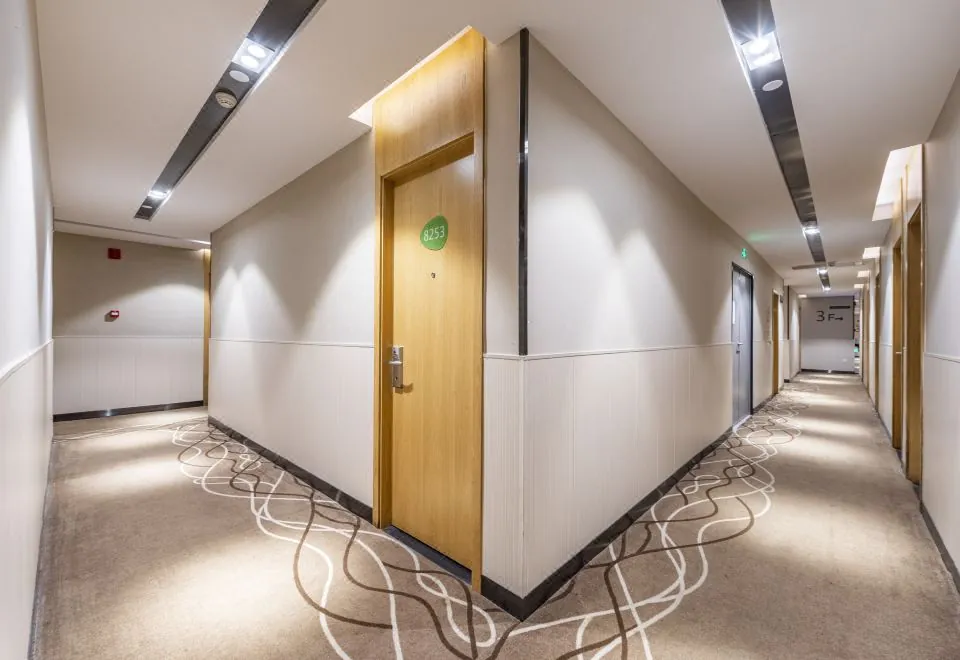 Haiyou Hotel Shanghai Xujiahui Branch