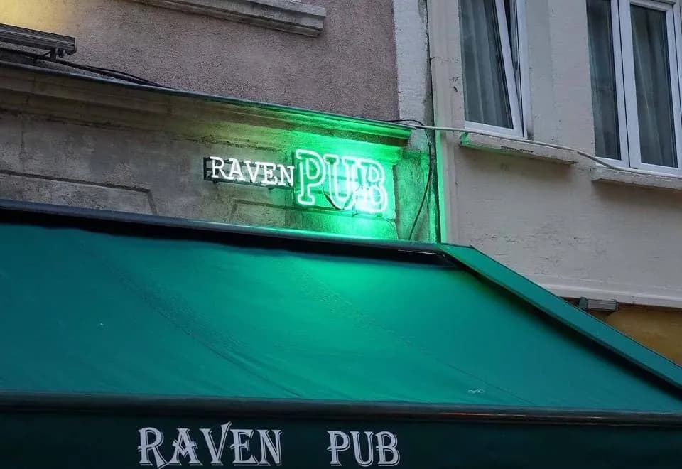 Raven Istanbul Suites
