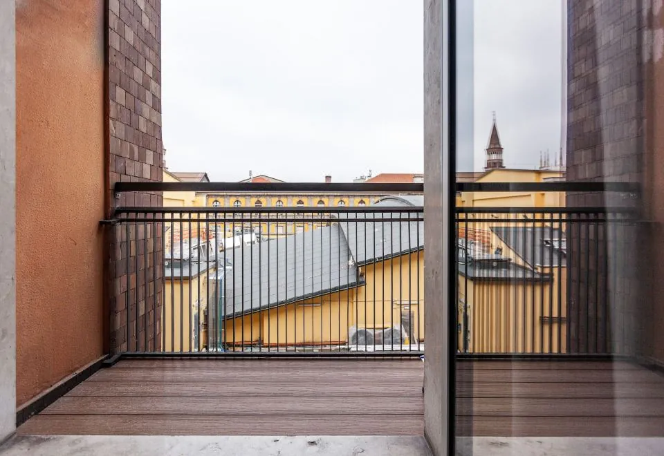 Easyhomes - City Centre Suites
