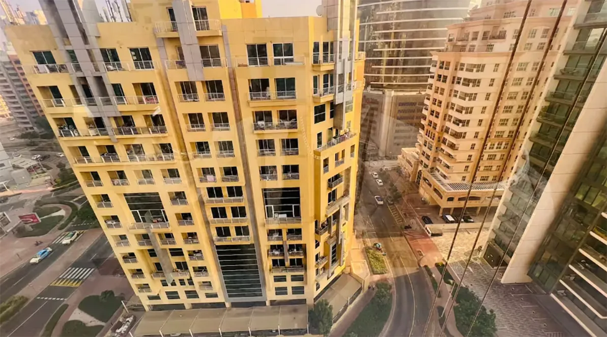 Double window Partition Room in Tecom Near Metro