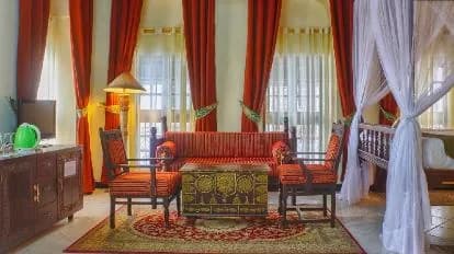Africa House Hotel
