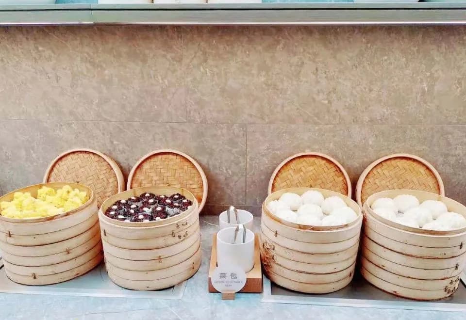 QJ Shanghai dongminglu road subway station hotel