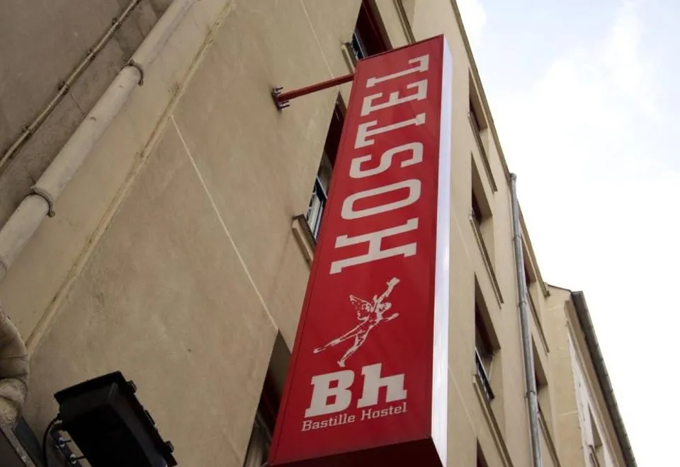 Bastille Hostel