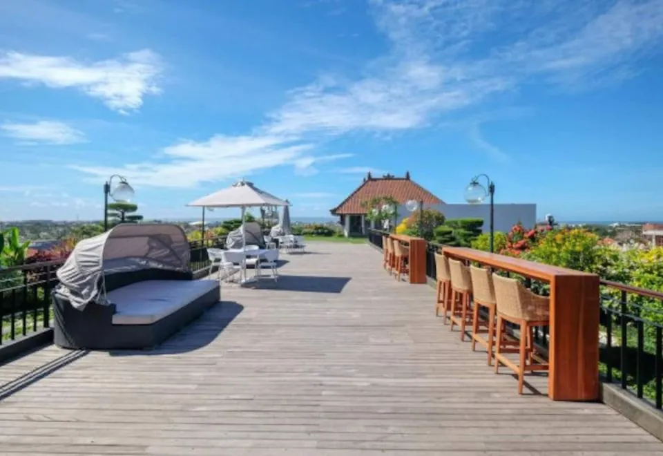 Jambuluwuk Oceano Seminyak Hotel