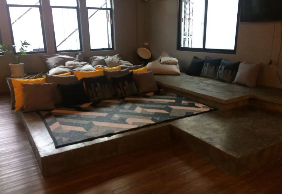 Silom Space Hostel