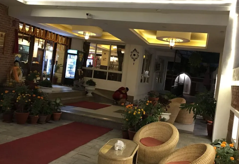DOM Himalaya Hotel