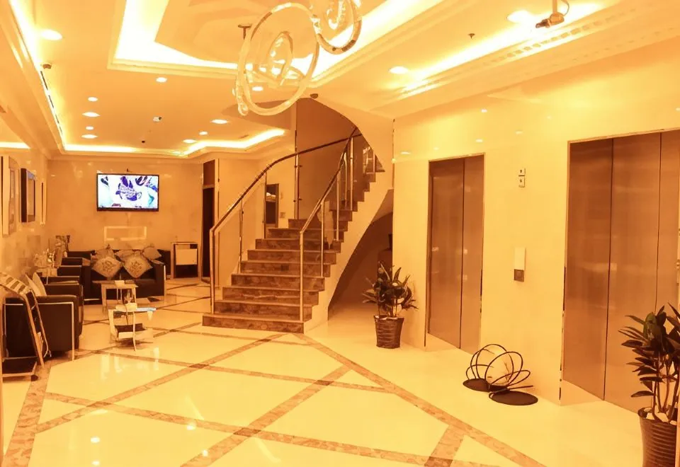 Montreal Naif Hotel