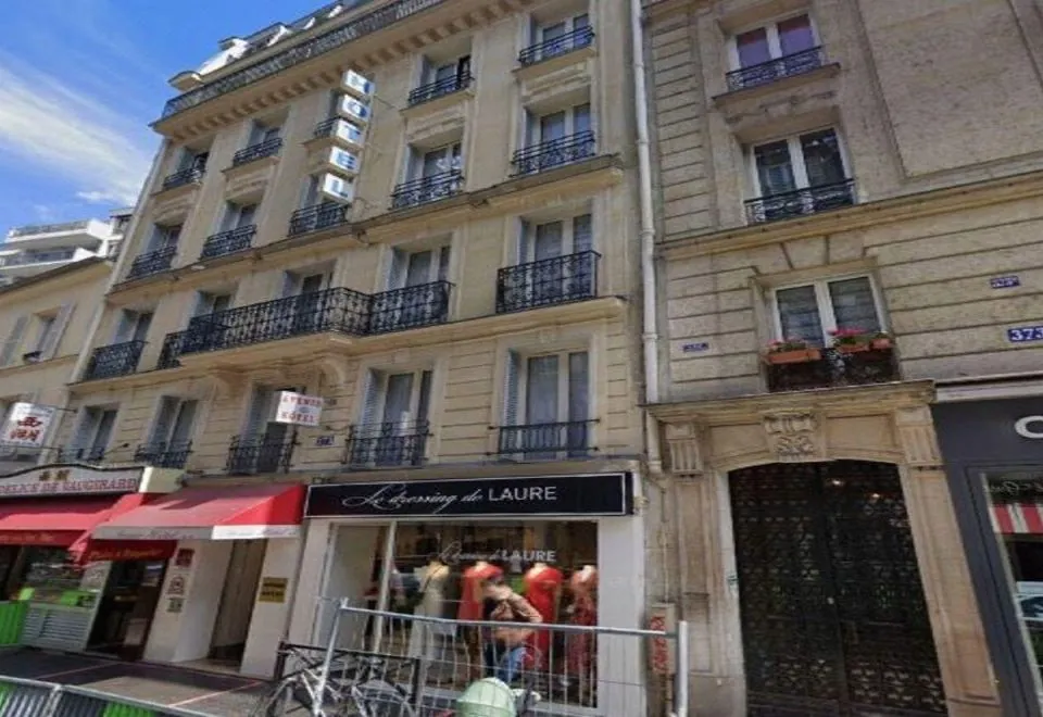 Avenir Hotel