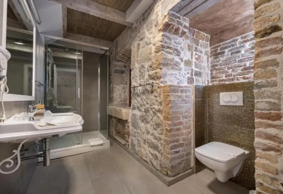 Historic Plaza Varos - Adults Only