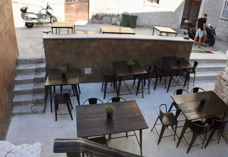 Historic Plaza Varos - Adults Only