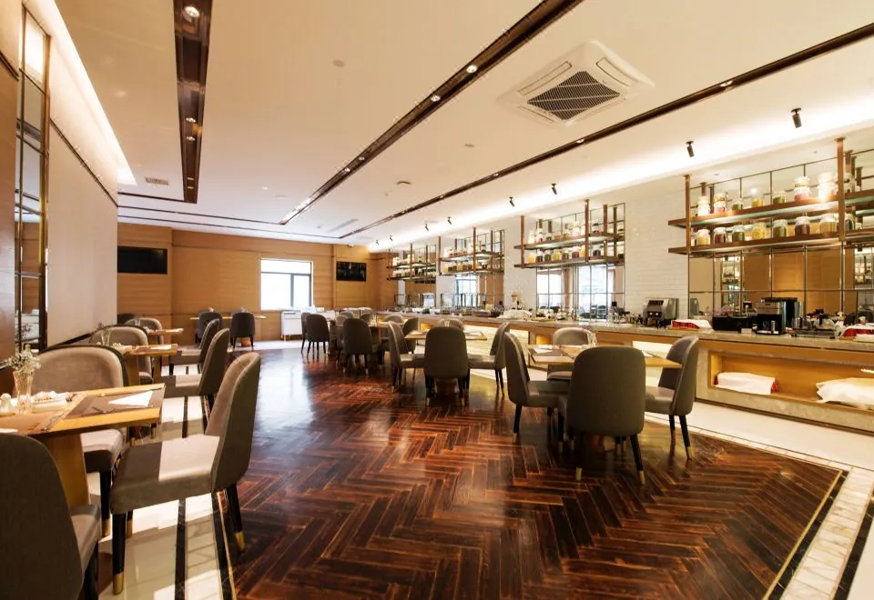 Metropolo Lujiazui Jinqiao Garden Hotel