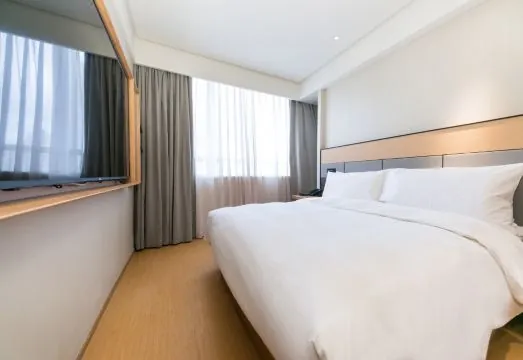 Ji Hotel (Shanghai Pudong Airport Free Trade Zone)
