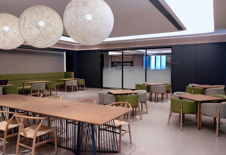 Ji Hotel (Shanghai Pudong Airport Free Trade Zone)