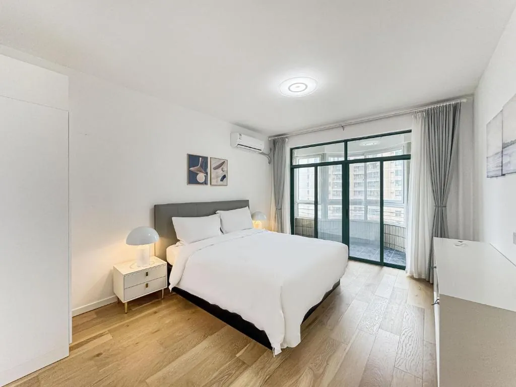 Shanghai Tyms 2bedroom 2Bathroom XUHUI MetroCity