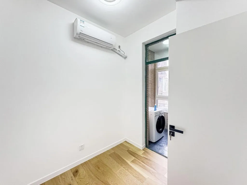 Shanghai Tyms 2bedroom 2Bathroom XUHUI MetroCity