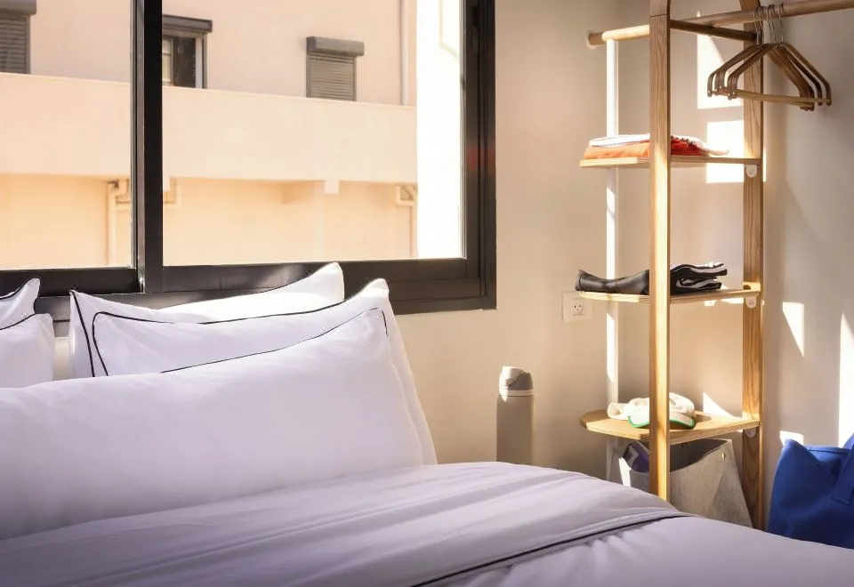 Monochrome - an Autonomous Hotel by Loginn