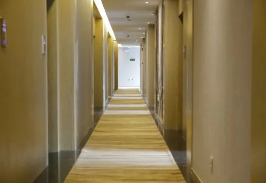Weiting Hotel (Shanghai Zhongtan Road subway station store)