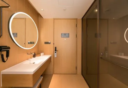 Ji Hotel(Shanghai Lujiazui Mall Road store)