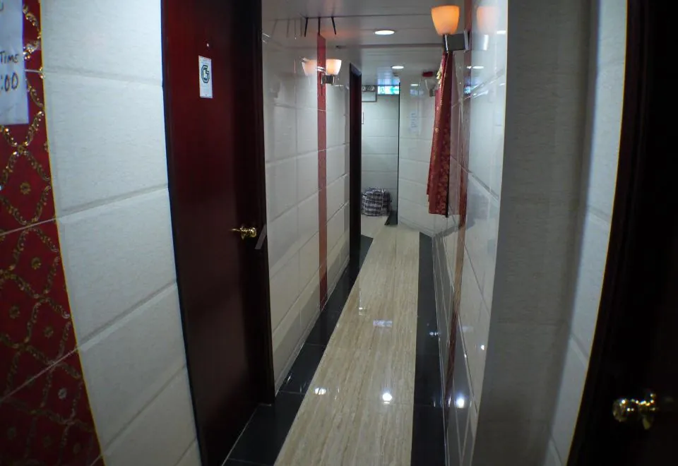 Cebu Hostel (Block E)