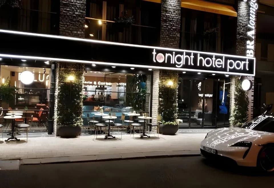 Tonight Hotel Port